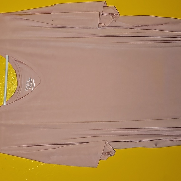 Two blouses - Picture 3 of 8